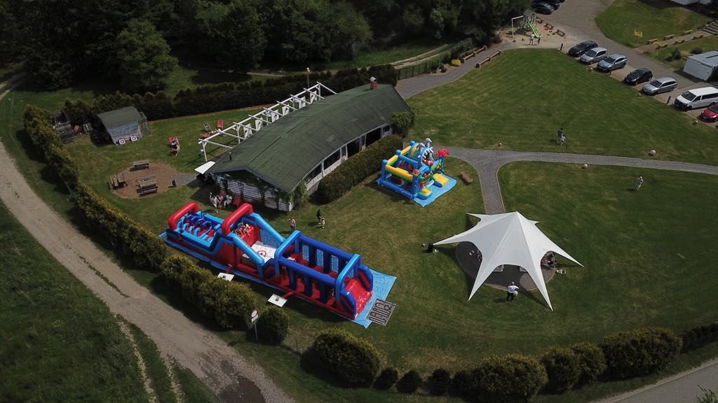 Dmuchańce i namiot imprezowy